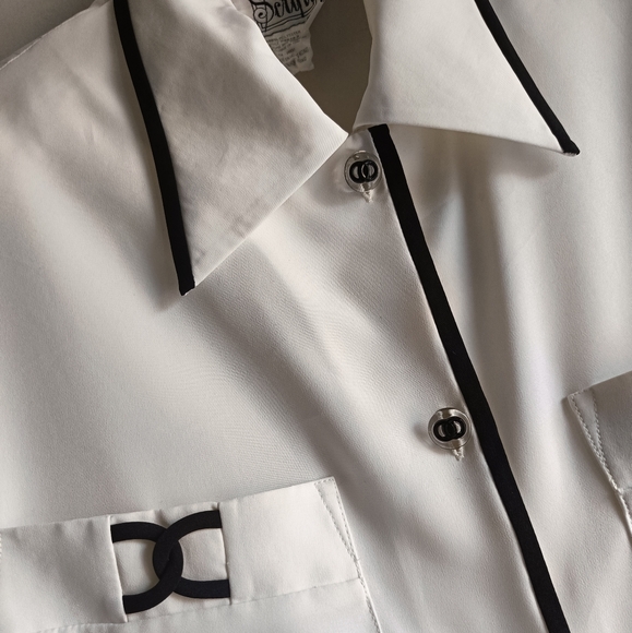 Vintage Tops - M🩷Vintage Designer Style White Button Down Shirt with Black Accents